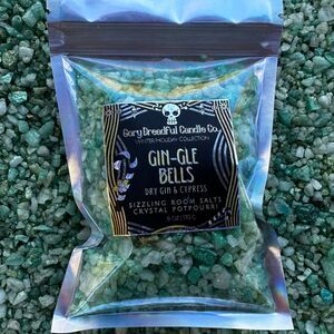 Gin-gle Bells Sizzling Room Salt Crystal Potpourri: Dry Gin & Cypress Scent
